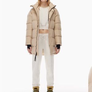 Aritzia SUPER PUFF Mid- NWT